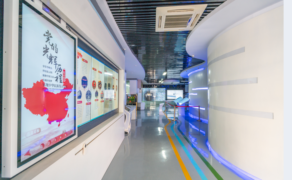 展廳機(jī)器人