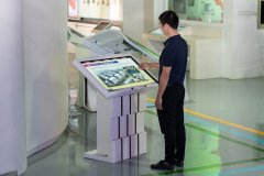 展廳機(jī)器人