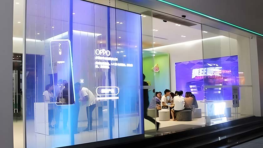 LED透明屏 商城中的LED透明屏效果圖