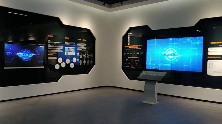 觸摸一體機(jī) 展廳中的觸摸一體機(jī)