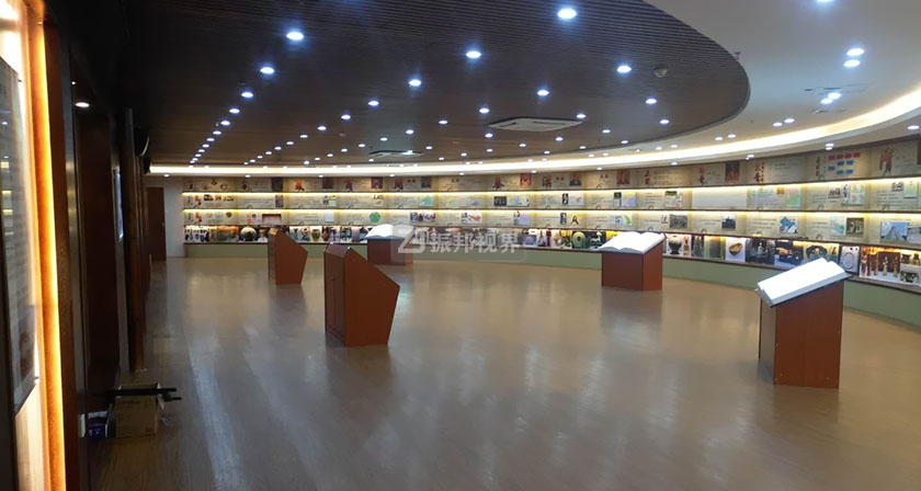 虛擬翻書展項 博物館中的虛擬翻書展項效果圖