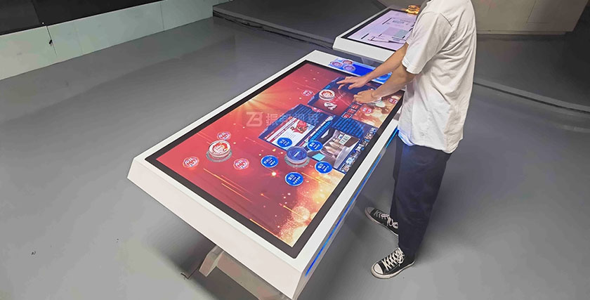 物體識別桌 展廳中的物體識別桌