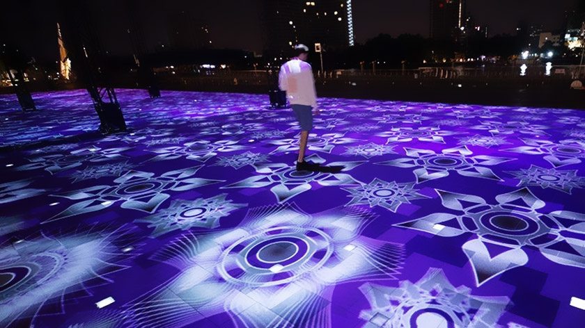 廣場(chǎng)中的地面互動(dòng)投影 廣場(chǎng)中的地面互動(dòng)投影