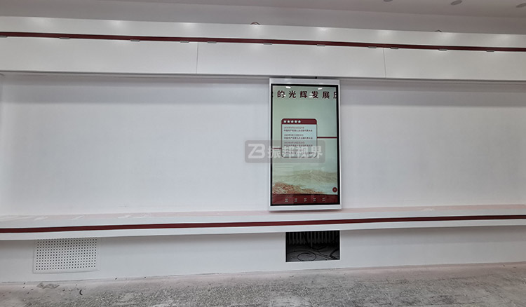 展廳互動滑軌屏安裝現(xiàn)場