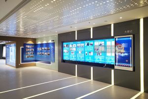 展廳機(jī)器人