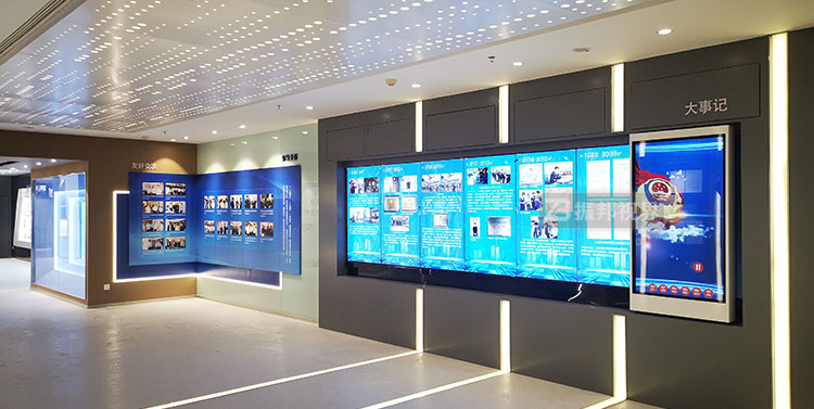 學(xué)校展廳滑軌屏