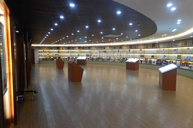 博物館投影翻書